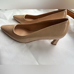 Steve Madden Elegant Beige Women's Pumps - size 8 & NEVER WORN